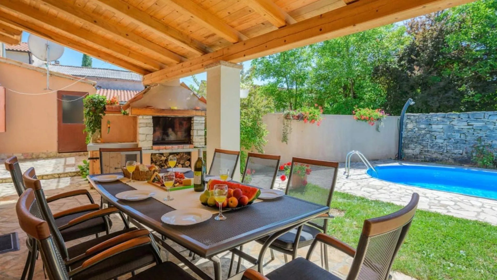 Villa Istra - Four Bedroom Villa With Private Pool Gračišće