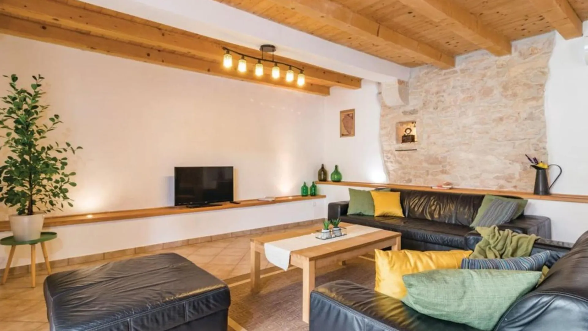 Villa Istra - Four Bedroom Villa With Private Pool Gračišće