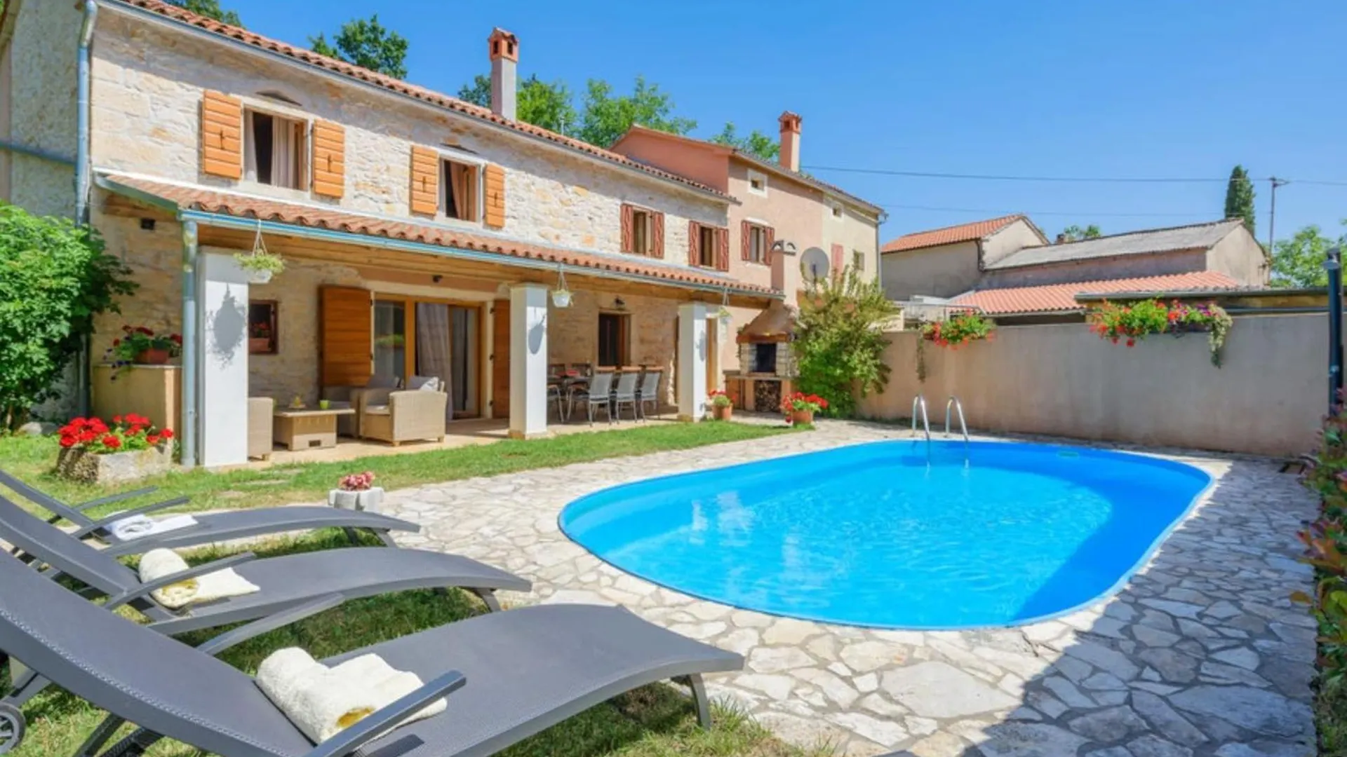 Villa Istra - Four Bedroom Villa With Private Pool Gračišće